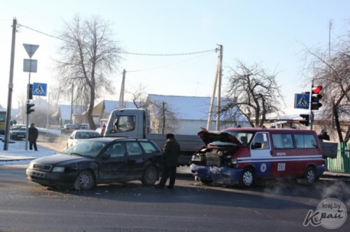 Авария возле CШ №1 (+фото)