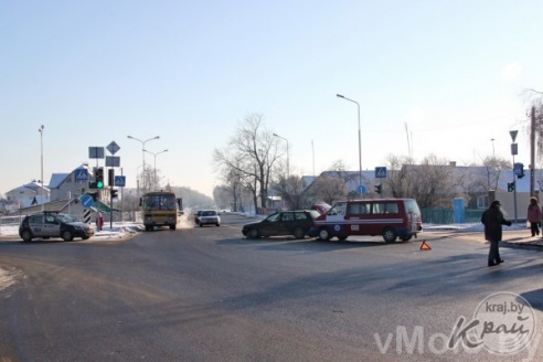 Авария возле CШ №1 (+фото)