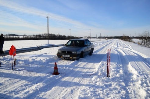 Еще один эксперимент в Мозыре: водители определяли, у какого автомобиля самый короткий тормозной путь (фото)