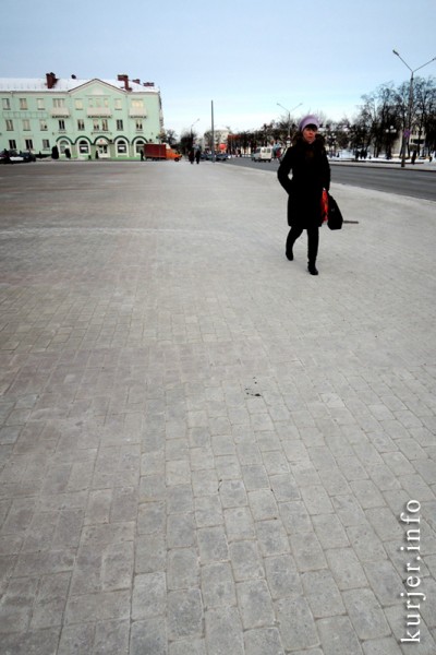 Фотофакт: в Слуцке «появились» белые тротуары