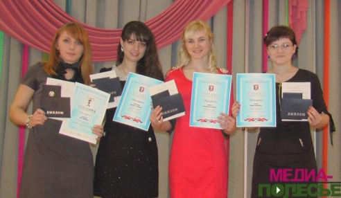 Второй выпуск товароведов в Лунинецком колледже: дипломы получили 22 выпускника