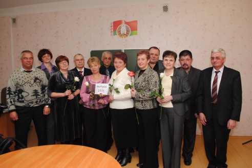 Нет возраста.Есть только наши семнадцать лет