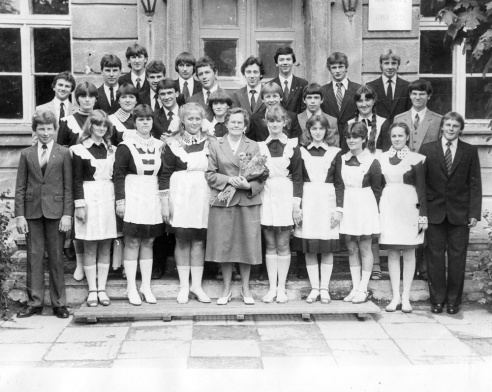 Нет возраста.Есть только наши семнадцать лет