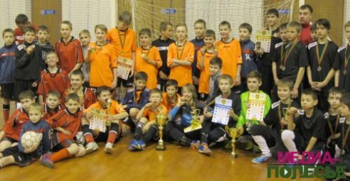 Команда ДЮСШ (Столин) заняла второе место на республиканском турнире по мини-футболу