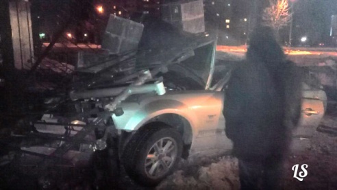 Девушка, разбившая в Светлогорске «Форд Мустанг» за 25 000$, села за руль с разрешения хозяина машины