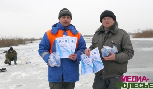 Самая крупная рыба и самый большой улов открытого чемпионата Полесья по зимней рыбалке – у лунинчанина