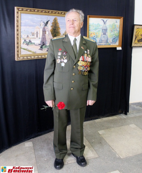 Пагоны і шаўроны – у пантэоне славы.