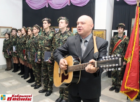Пагоны і шаўроны – у пантэоне славы.