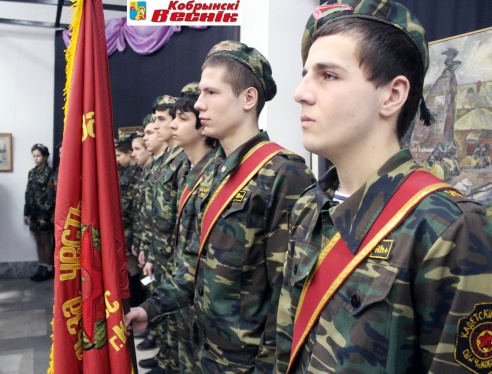 Пагоны і шаўроны – у пантэоне славы.