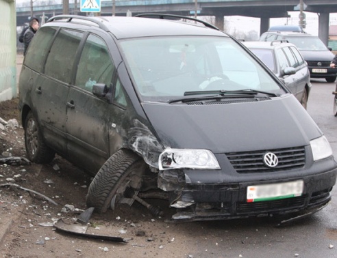 Авария возле путепровода