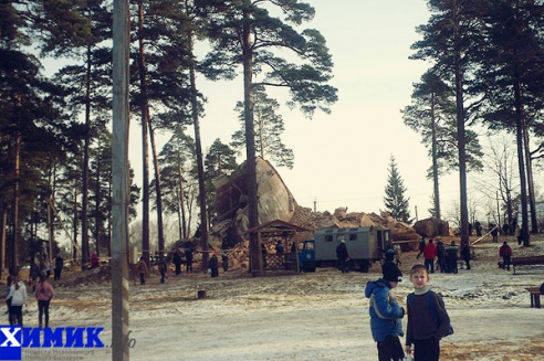 Под Новополоцком взорвали старую водонапорную башню (фото+видео)