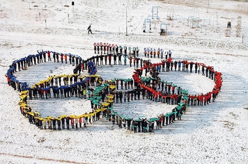 Полоцкие школьники поддержали белорусских спортсменов флешмобом