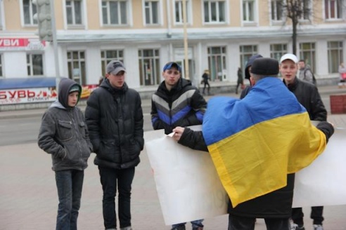 Баранавіцкі актывіст правёў адзіночны пікет салідарнасці з украінскім народам