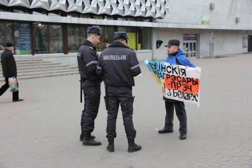 Баранавіцкі актывіст правёў адзіночны пікет салідарнасці з украінскім народам