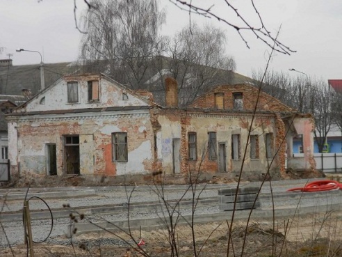 В Пинске старинное здание перенесут на другую сторону улицы