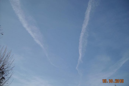 Что распыляют нам на голову?