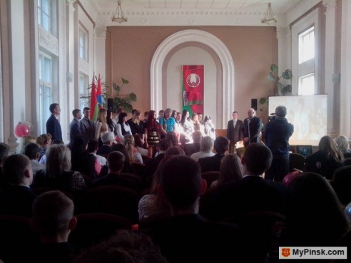 Вручение паспортов в День Конституции Республики Беларусь