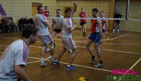 За звание чемпиона Лунинецкого района по волейболу поборются команды «Фемида» и «Редигерово»