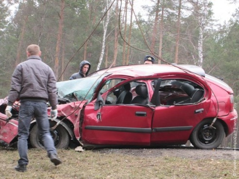 Под Рогачевом водитель «Ровера» устроил двойное ДТП со смертельным исходом (фото)