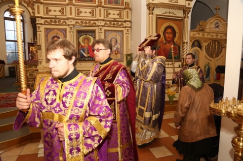 Поклонение Кресту Господню