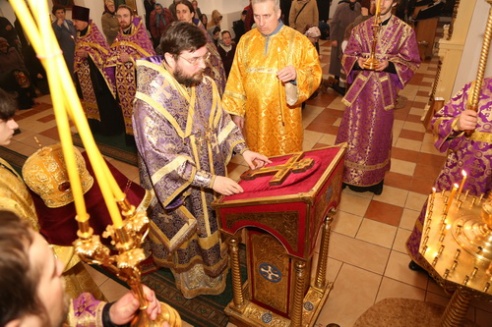 Поклонение Кресту Господню