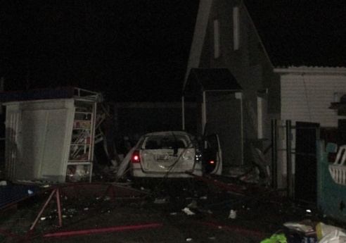 В Речице пьяный водитель снес остановку – погибли три человека (фото)