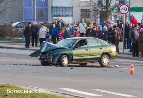 ДТП на перекрестке улиц Горбатова и С. Панковой (обновлено)