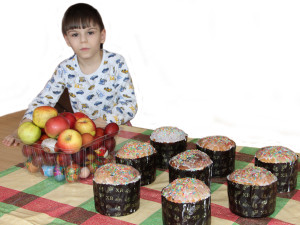 ПАСХАЛЬНЫЙ КУЛИЧ — В ДЕТСКИЕ РУКИ