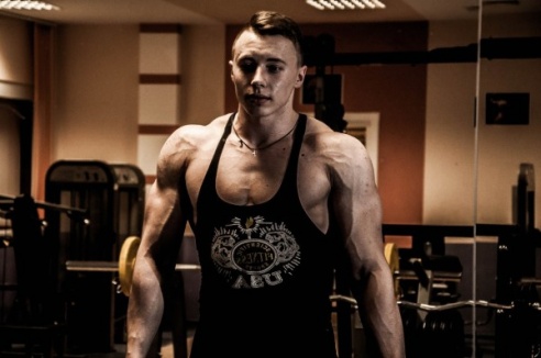 17-летний парень из Чисти выступит на соревнованиях по бодибилдингу