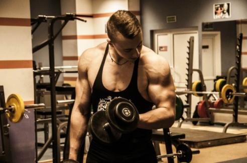 17-летний парень из Чисти выступит на соревнованиях по бодибилдингу