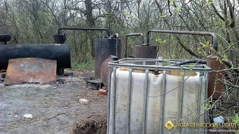 Милиционеры уничтожили очередной самогонный аппарат