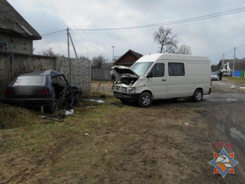 Фотофакт: в Калинковичах столкнулись два «Фольксвагена»