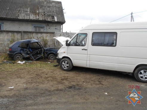 Фотофакт: в Калинковичах столкнулись два «Фольксвагена»