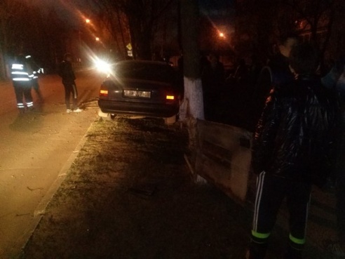 Дерево и автомобиль (+фото)