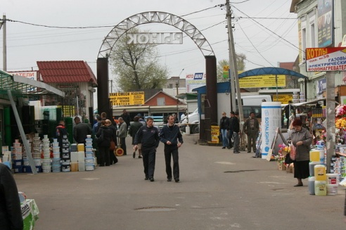 Могилевчане обсуждают: быть или не быть «Быховскому» рынку