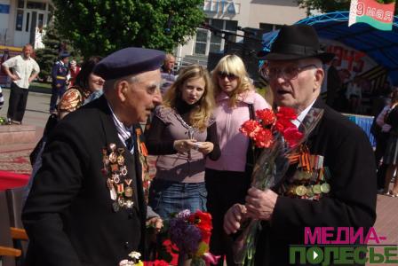 Парад Победы в Лунинце: как это было Парад Победы в Лунинце: как это было