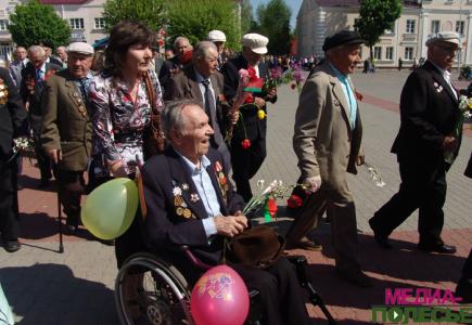 Парад Победы в Лунинце: как это было Парад Победы в Лунинце: как это было