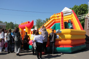 ПРАЗДНИК СО СЛЕЗАМИ НА ГЛАЗАХ…