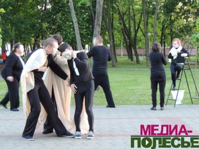 Артисты особенного театра из Киева показали на Столинщине лучшее из своего репертуара