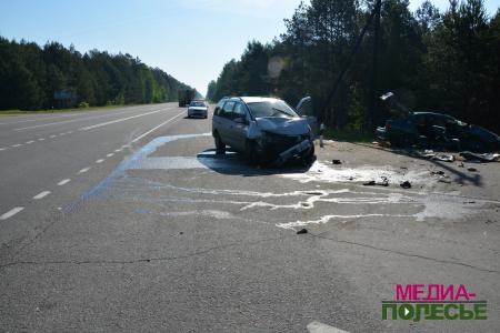 В Лунинецком районе в ДТП погибли три женщины, пассажирки «Рено» В Лунинецком районе в ДТП погибли три женщины, пассажирки «Рено»
