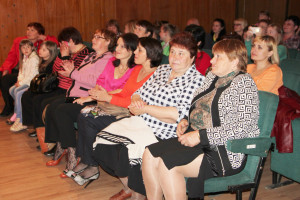 НА СЦЕНЕ ПЕЛА РОДНЯ