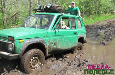 Лунинецкая ГАИ ударила автопробегом по бездорожью