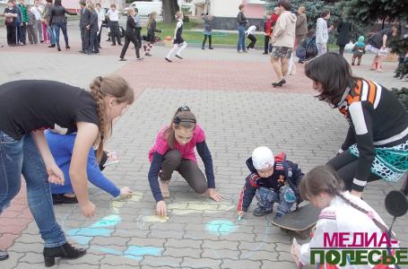 Лето. Радость. Детство: районный праздник для детей Лето. Радость. Детство: районный праздник для детей