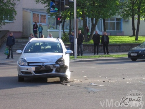 Авария возле музколледжа (+фото)