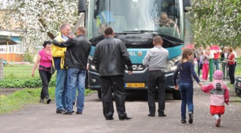 Семьи из Нидерландов гостят на Столинщине с родительским визитом