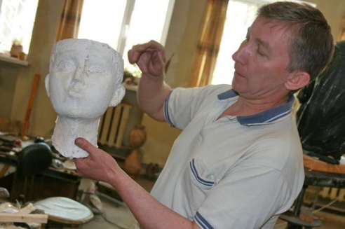 У майстэрні скульптара ажывае будучы анёл-ахоўнік Магілёва