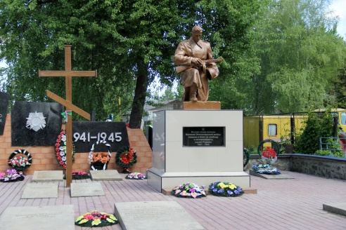 На тэрыторыі Ратненскага раёна адбыўся Міжнародны аўтапрабег «Памяць загінуўшых у нашых сэрцах».
