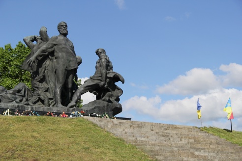 На тэрыторыі Ратненскага раёна адбыўся Міжнародны аўтапрабег «Памяць загінуўшых у нашых сэрцах».