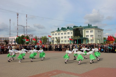 ФОТАРЭПАРТАЖ СА СВЯТКАВАННЯ ДНЯ ДЗЯРЖАЎНАГА ГЕРБА І ДЗЯРЖАЎНАГА СЦЯГА РЭСПУБЛІКІ БЕЛАРУСЬ