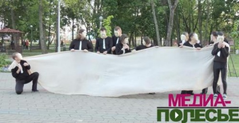 Артисты особенного театра из Киева показали на Столинщине лучшее из своего репертуара